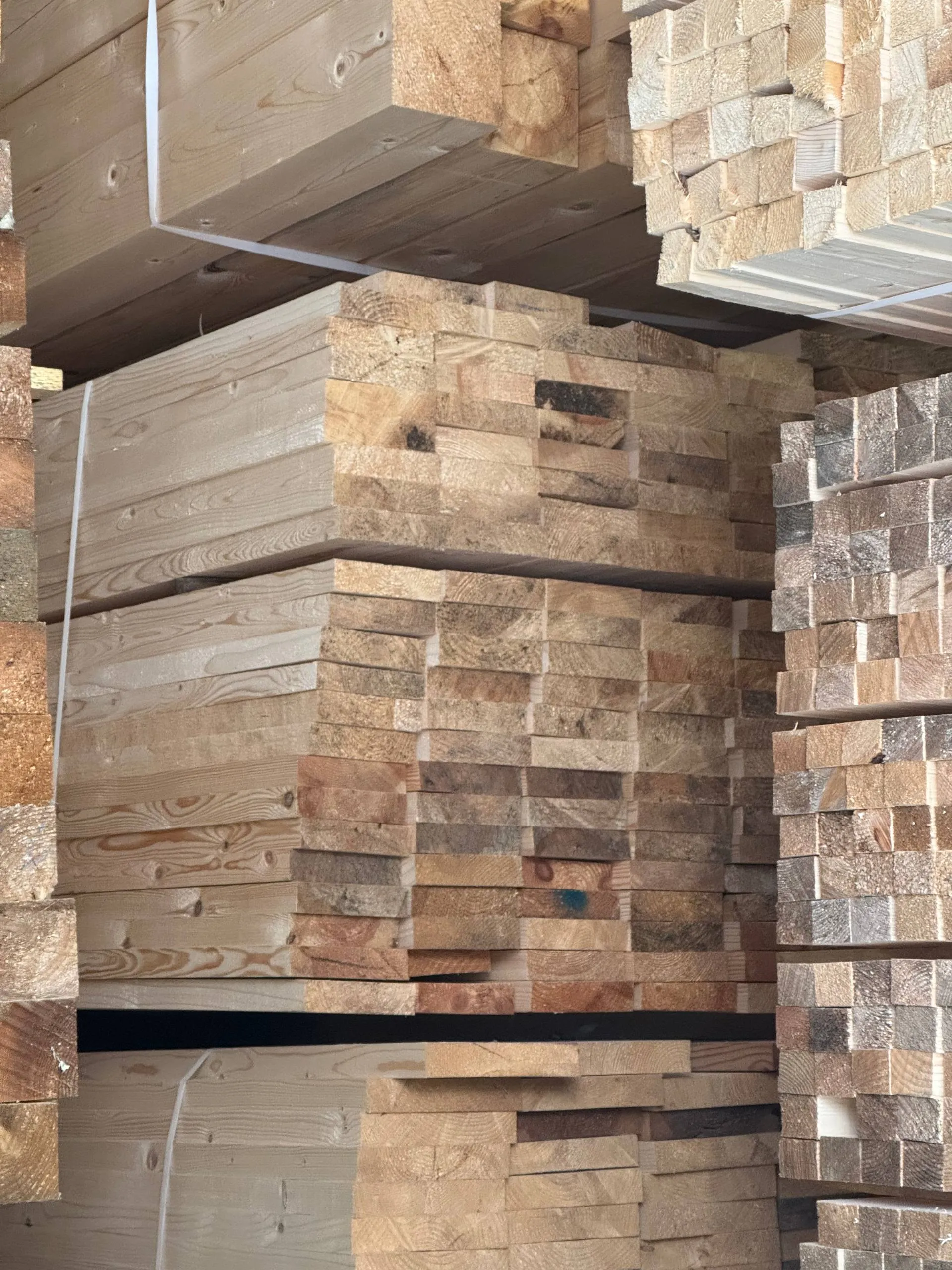 Купить Доска строганная сухая 50х250х6000 мм ГОСТ