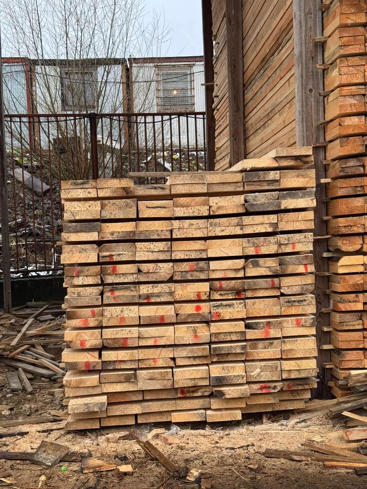 Купить Доска обрезная 50х200х6000 мм ГОСТ, 1 сорт