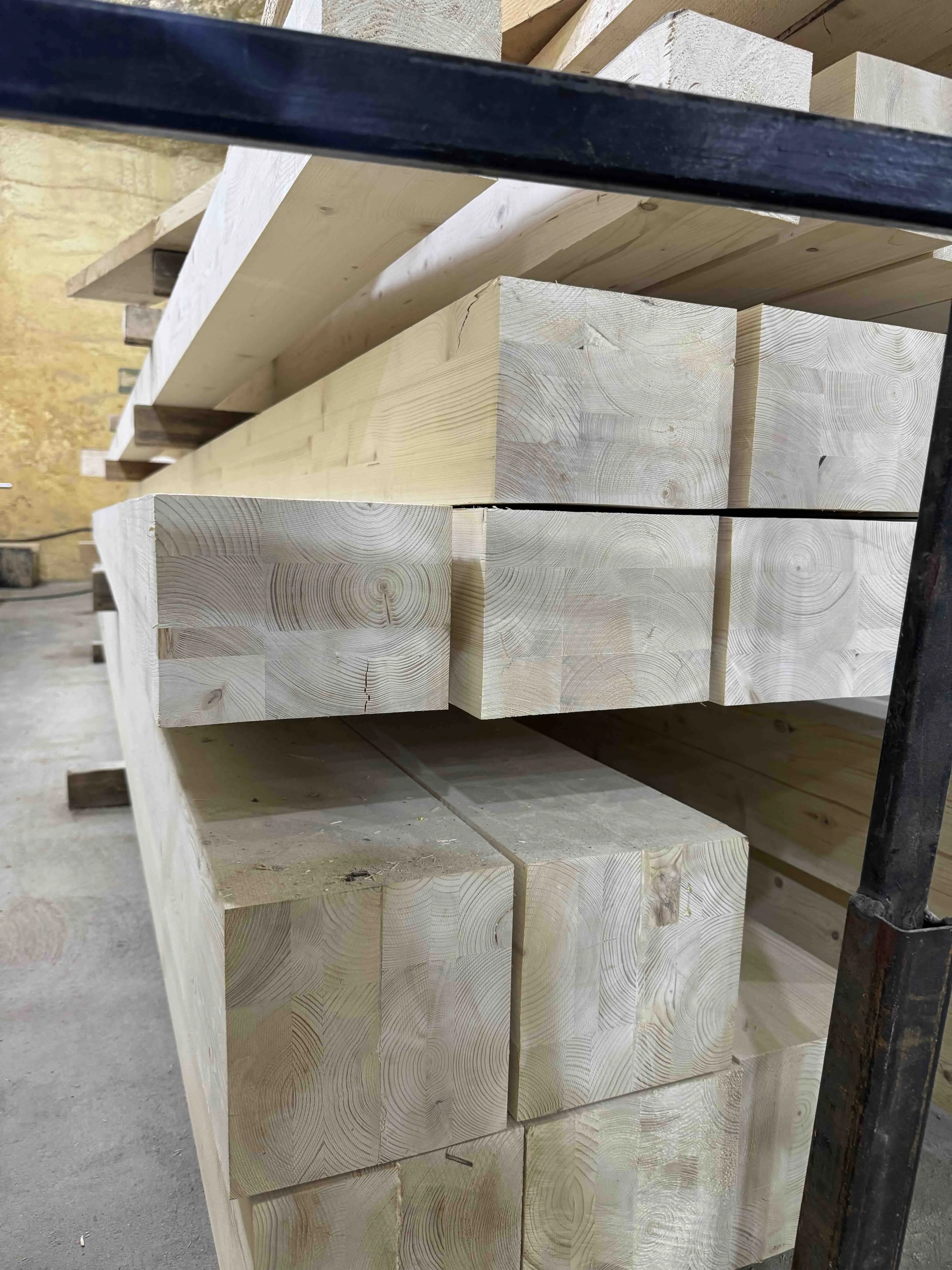 Купить Брус клееный 140х190х6000 мм (Сосна, Ель)