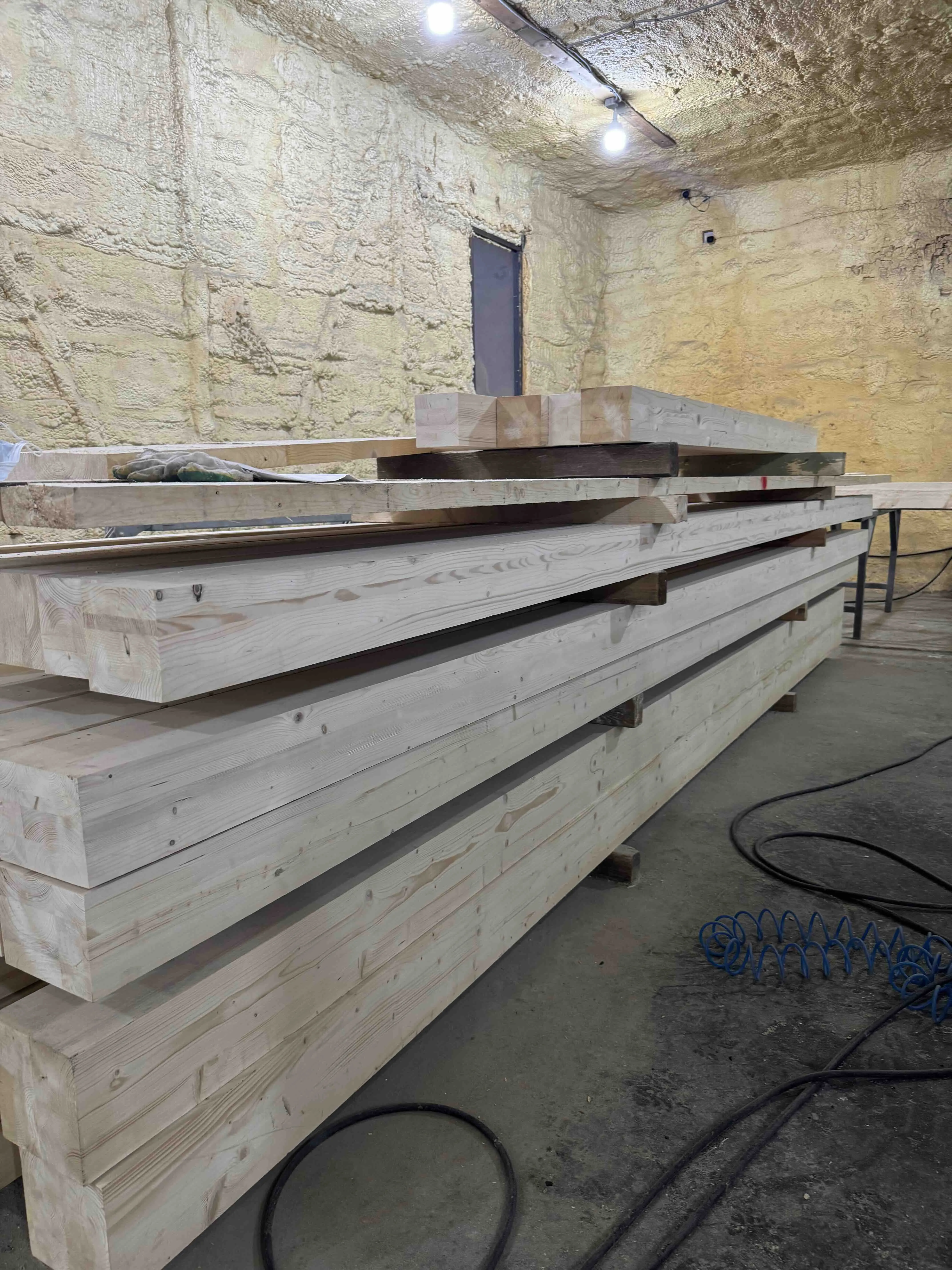 Купить Брус клееный 200х200х6000 мм (Сосна, Ель)