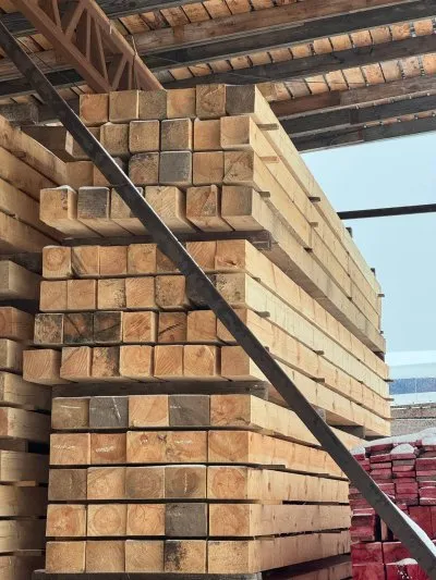 Брус обрезной 150х150х6000 мм ГОСТ, 1 сорт — фото