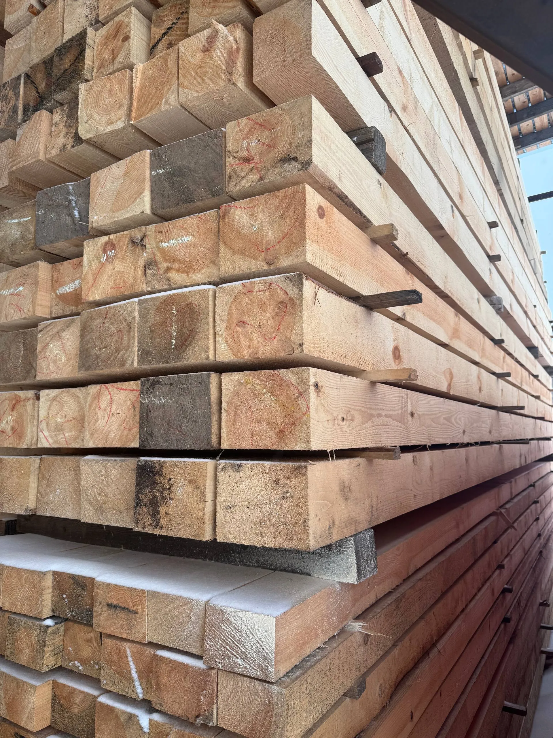 Купить Брус обрезной 150х200х6000 мм ГОСТ, 1 сорт