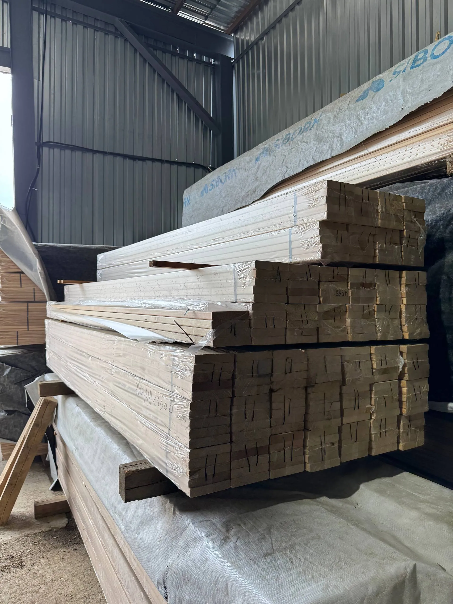 Купить Палубная доска из лиственницы 28x140х3000 мм, cорт AB