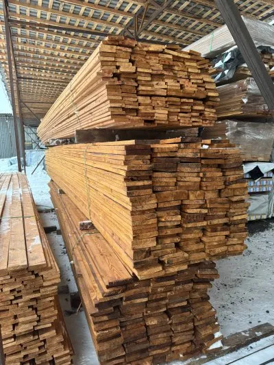 Доска обрезная лиственница 25х200х6000 мм 1 сорт — фото