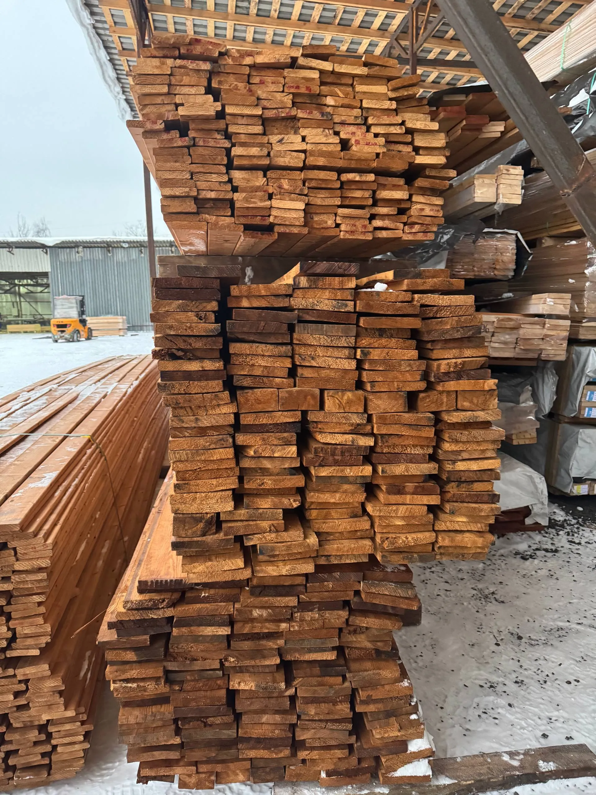 Купить Доска обрезная лиственница 25х200х6000 мм 1 сорт