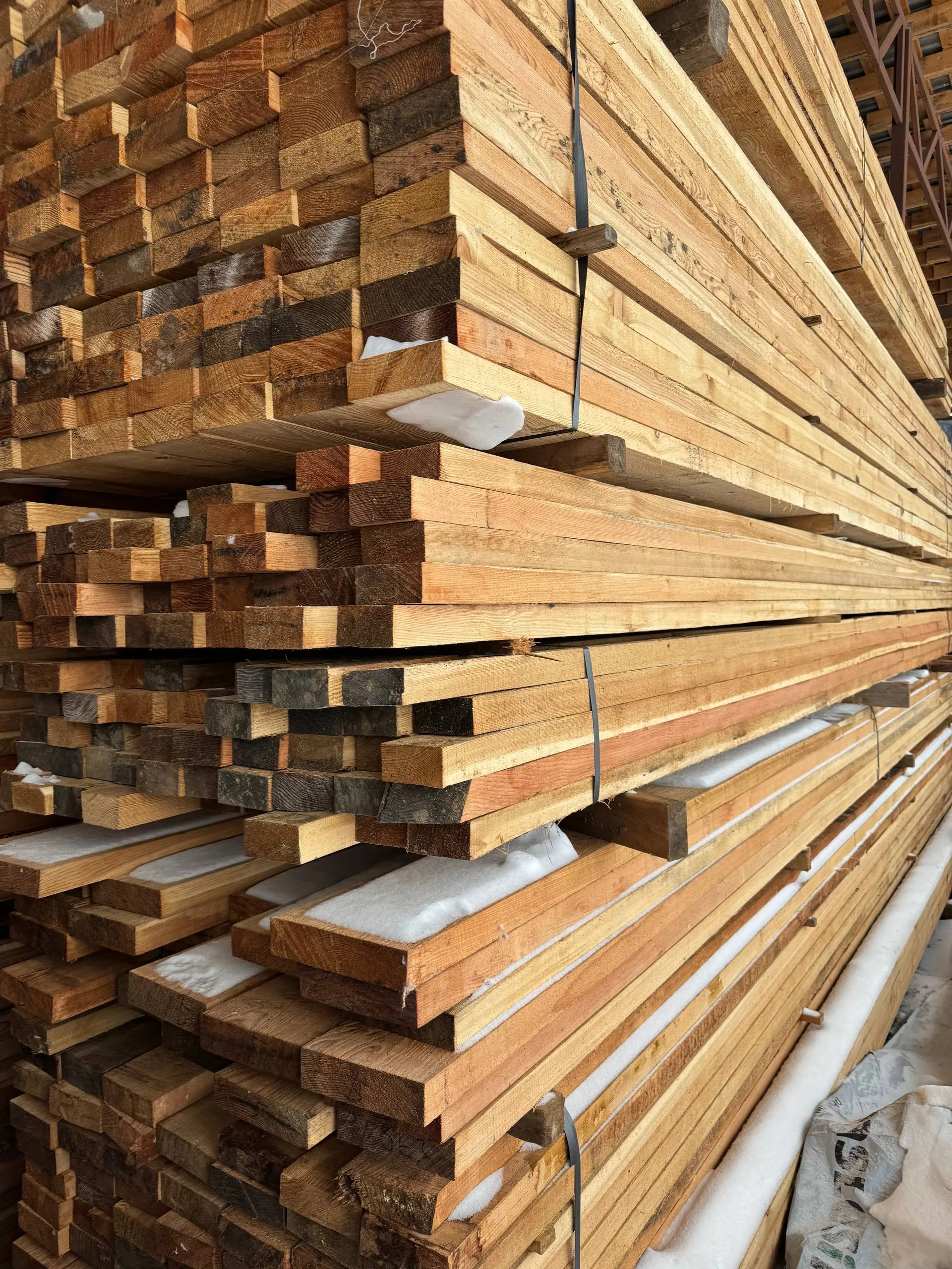 Купить Доска обрезная лиственница 40х100х6000 мм 1 сорт