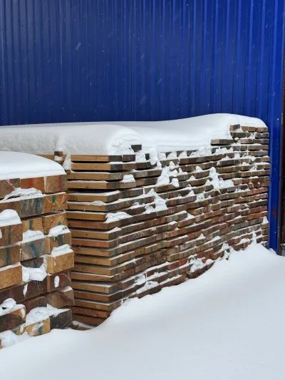 Доска обрезная лиственница 40х150х6000 мм 1 сорт — фото