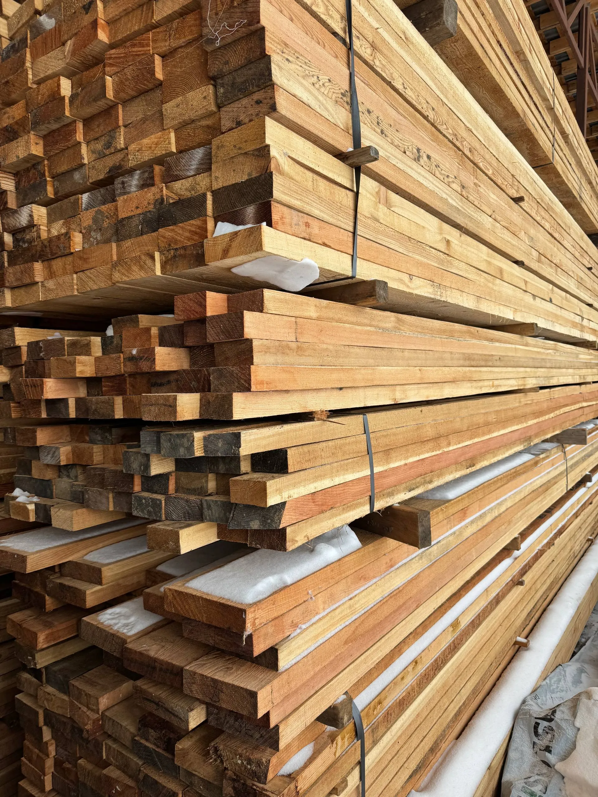 Купить Доска обрезная лиственница 50х100х6000 мм 1 сорт