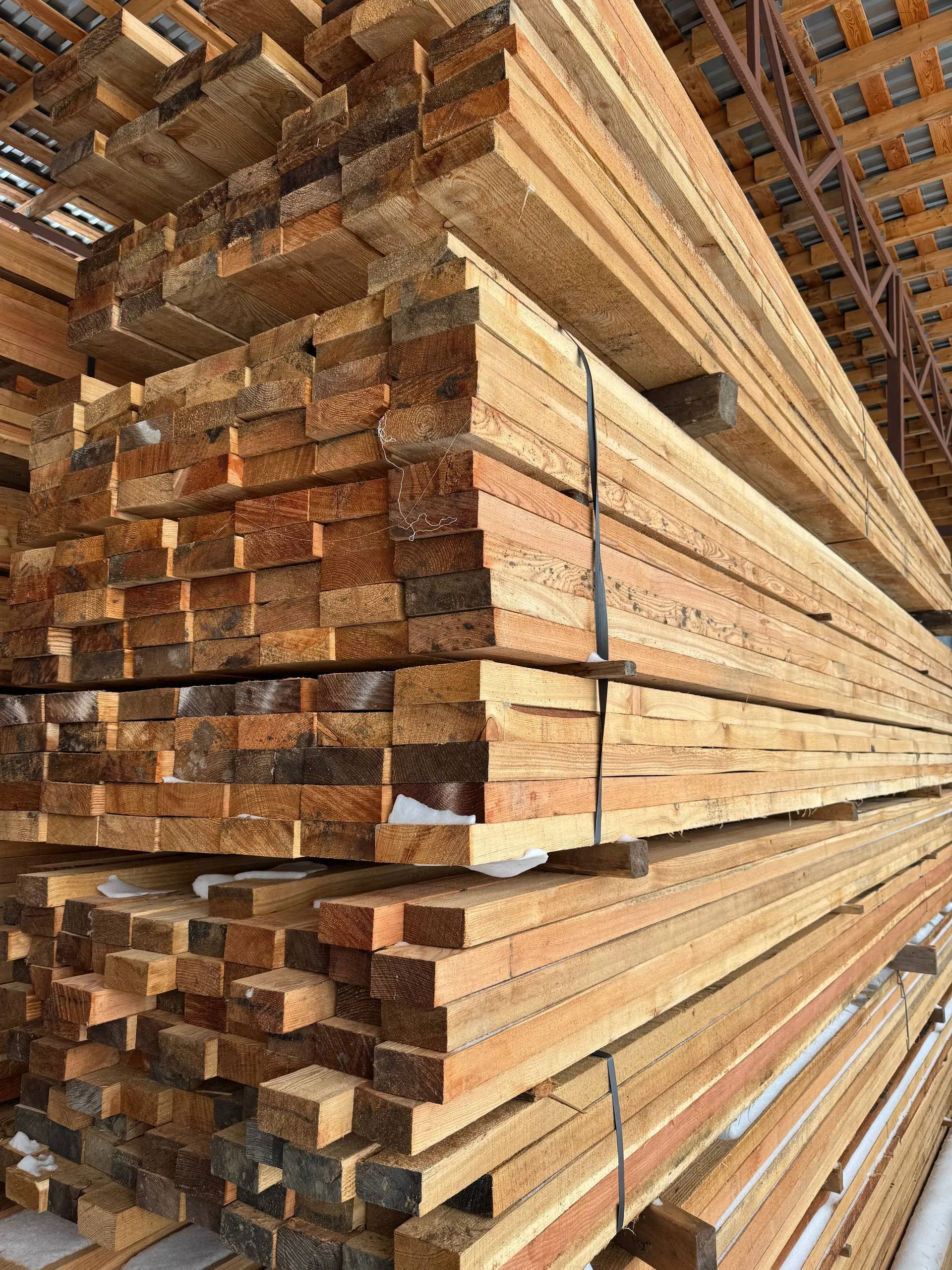 Купить Доска обрезная лиственница 50х150х6000 мм 1 сорт