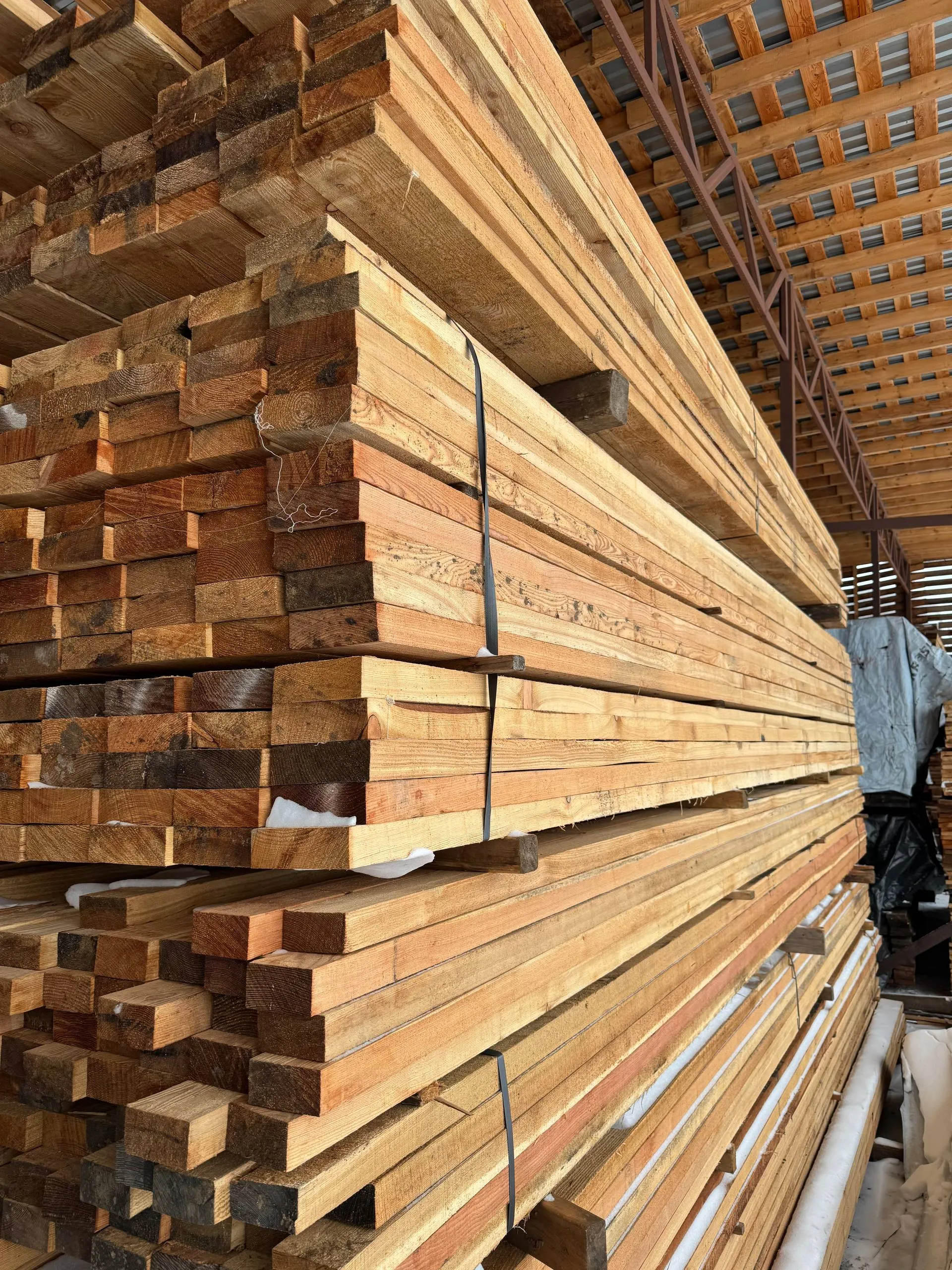 Купить Доска обрезная лиственница 50х150х6000 мм 1 сорт