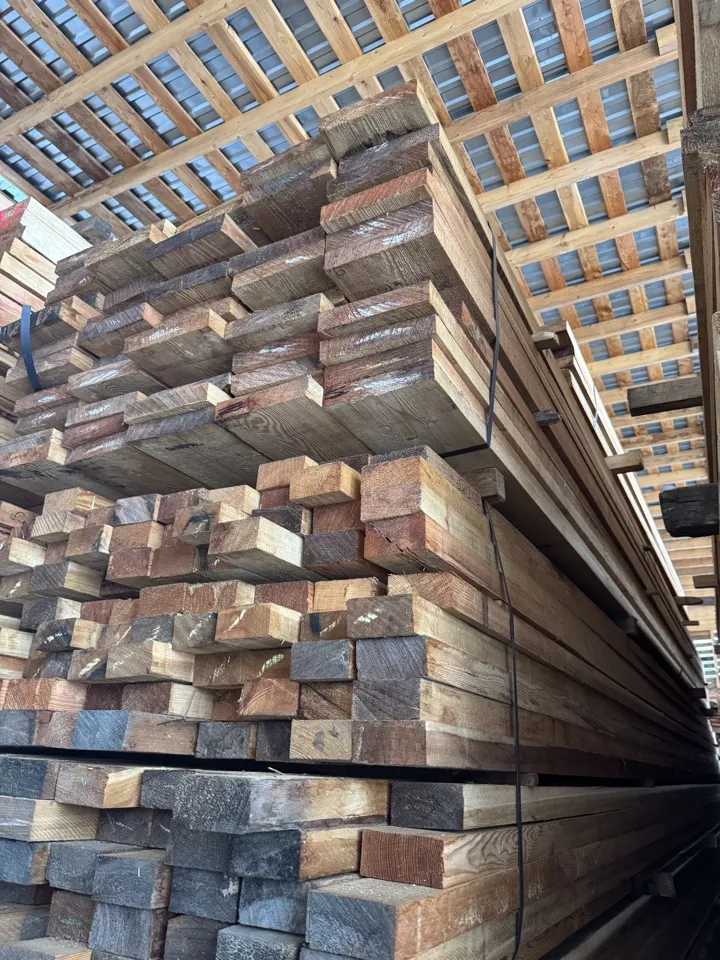 Купить Доска обрезная лиственница 50х200х6000 мм 1 сорт