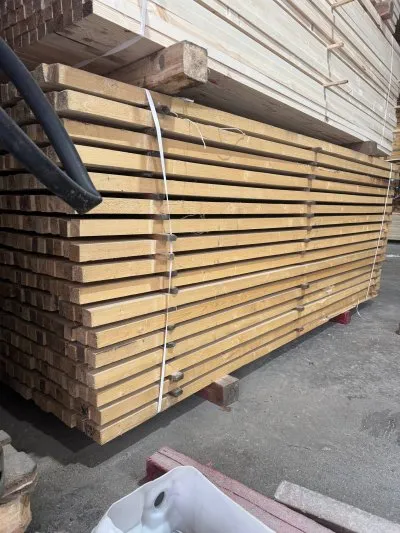 Брусок обрезной 45х45х3000 мм 1 сорт — фото