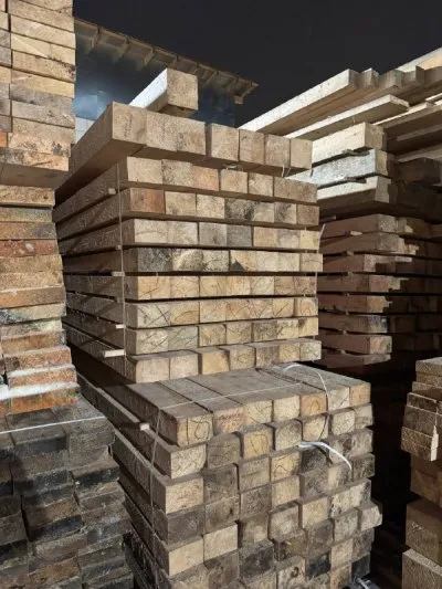 Брус обрезной сухой 100х150х6000 мм — фото