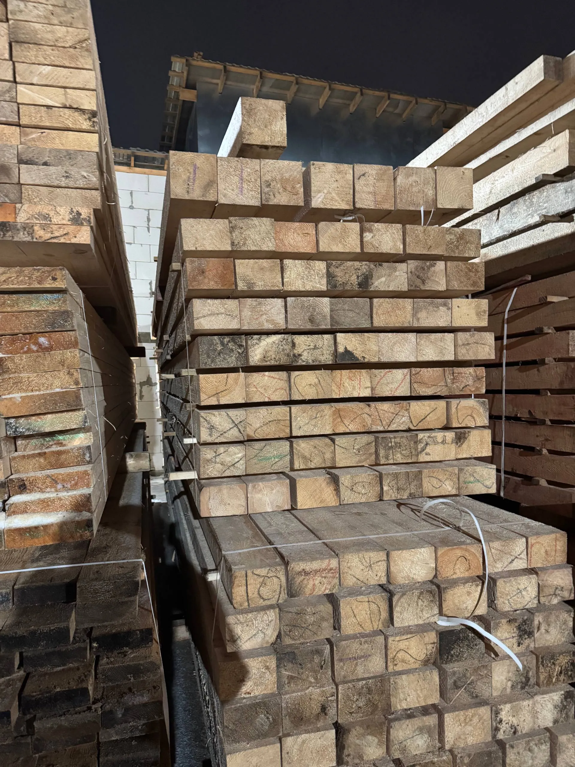 Купить Брус обрезной сухой 100х150х6000 мм