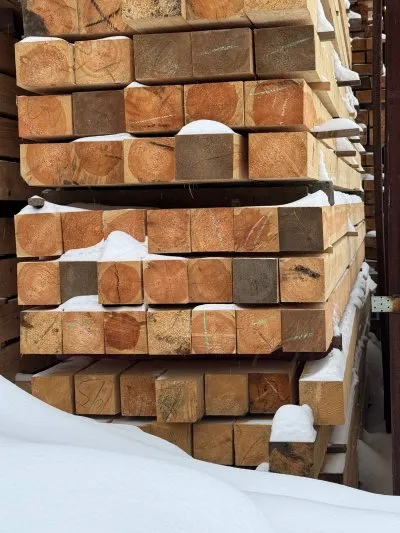 Брус обрезной сухой 150х150х6000 мм — фото