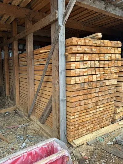 Доска обрезная 40х100х6000 мм ГОСТ, 1 сорт — фото