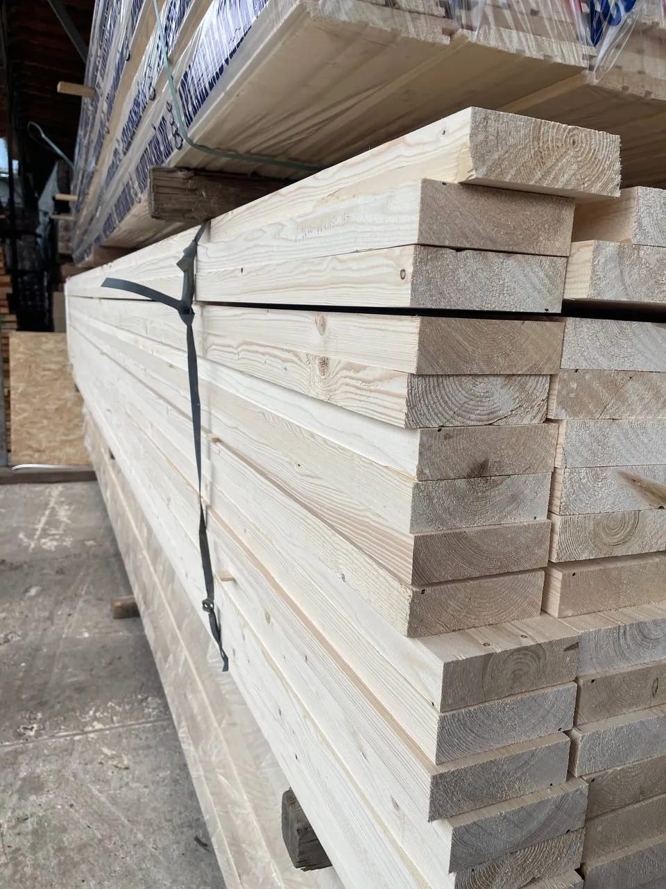 Купить Доска строганная сухая 25х100х6000 мм ГОСТ