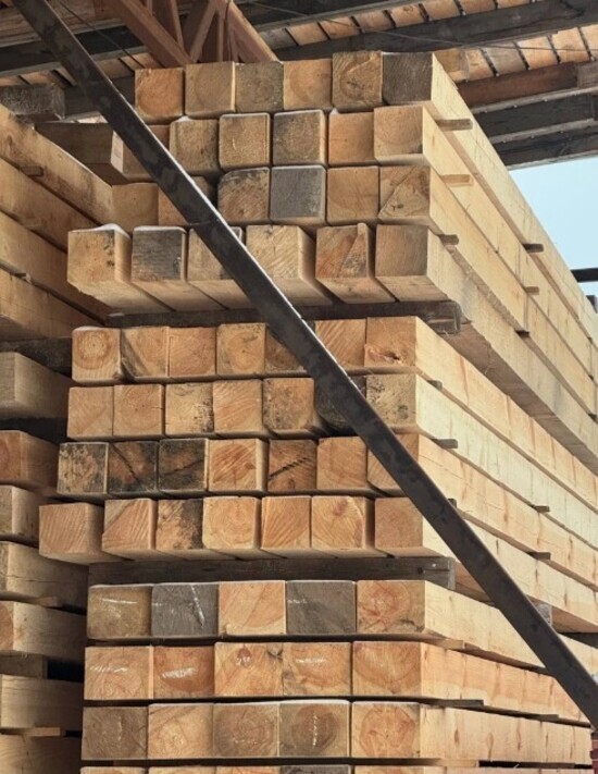 Брус обрезной из сосны для беседок