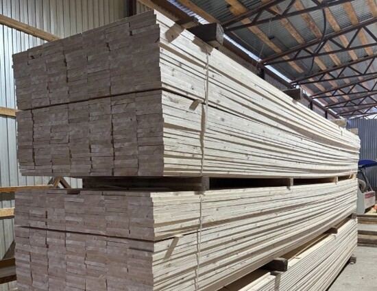 Доска строганная толщиной 20 мм в отделке